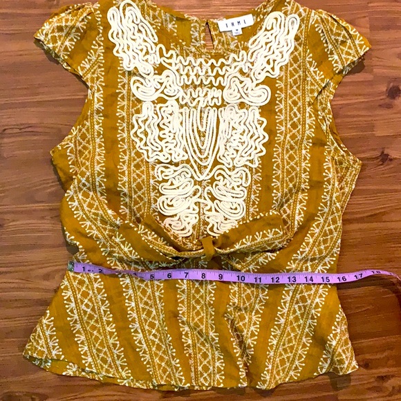 Savannah Seven’s Mustard Short Sleeve Blouse - Picture 2 of 3